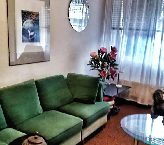 アパート Moni Xxl 66m2 カプルーン